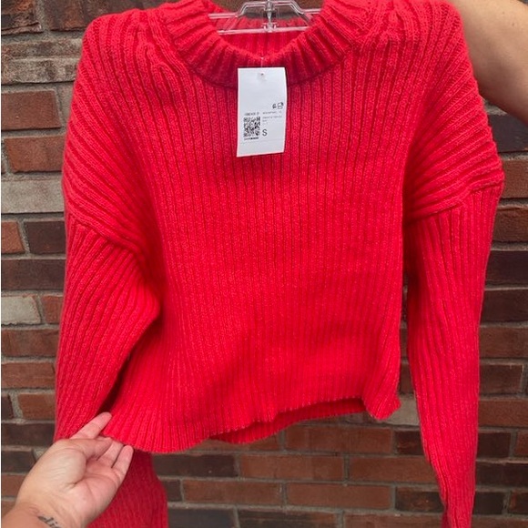 Forever 21 sweater - Picture 2 of 4